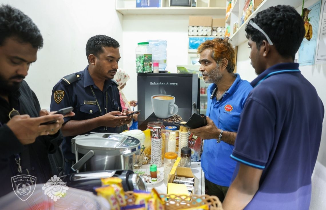 މާލޭގައި ހިންގަމުންދިޔަ 14 ވިޔަފާރިއެއް ބަލައިފާސްކޮށް، 5 ބިދޭސީއަކު އިމިގްރޭޝަންގެ ބެލުމުގެ ދަށަށް!