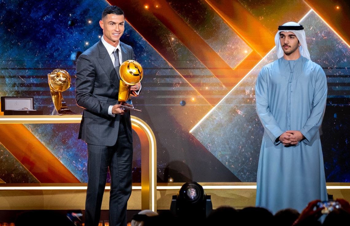 މެދުއިރުމަތީގެ އެންމެ މޮޅު ކުޅުންތެރިޔާގެ އެވޯޑު ރޮނާލްޑޯއަށް