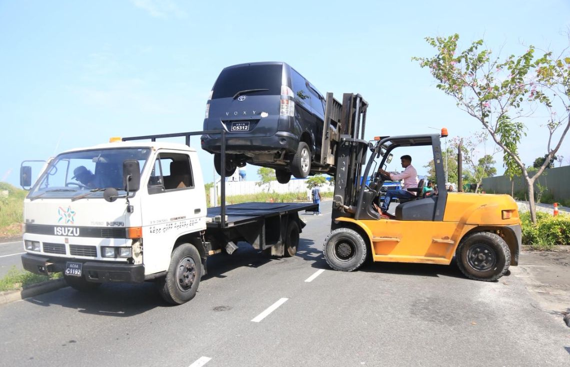 ޕާކިންގ ތަރުތީބުކުރުމަށް ހިންގި އޮޕަރޭޝަނުގައި ޓޯވކުރި އުޅަނދުތަކުގެ ތެރެއިން 105 އުޅަނދެއް ދޫކޮށްފި