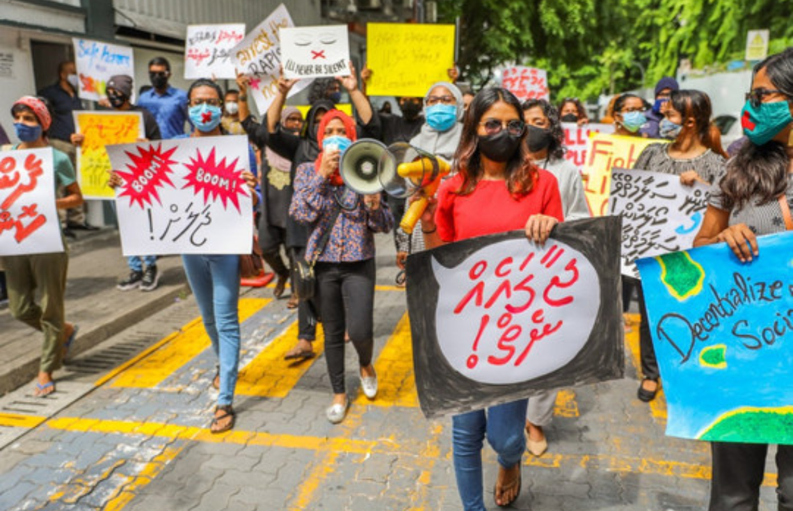 ރުގުޔާ ކުރުމުގެ ނަމުގައި އަންހެނަކާއި އޭނާގެ ދަރިންނަށް ޖިންސީ އަނިޔާދިން މީހަކު އުމުރަށް ޖަލަށްލާން ޙުކުމްކޮށްފި