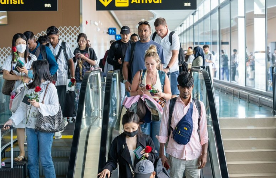 މިހާތަނަށް އެއް މަހެއްގައި ރާއްޖެއަށް އެންމެ ގިނަ ފަތުރުވެރިން ޒިޔާރަތްކުރީ މިދިޔަ ޑިސެންބަރު މަހު