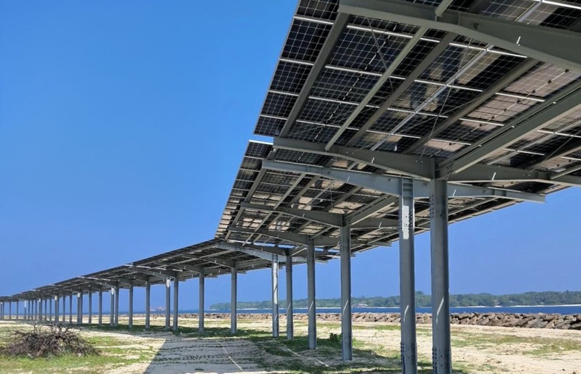 ބ. އޭދަފުށީގެ ސޯލާ މަޝްރޫޢުގައި ދަބަރު ނުޖަހާ ޚާއްޞަ ސްޓީލް ސްޓްރަކްޗަރތަކެއް ބޭނުންކުރަން ފަށައިފި