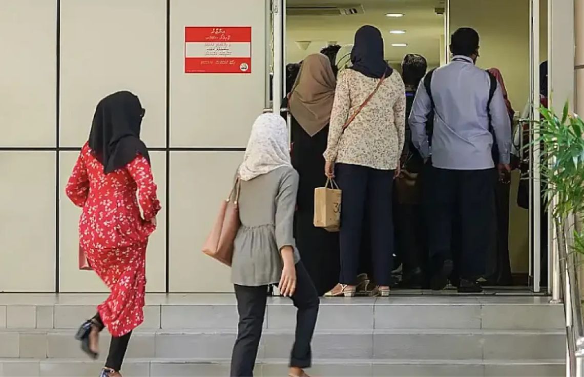 ސިވިލް ސަރވިސްގެ ހެދުން އެޅުމުގެ މިންގަނޑަށް ގެނައީ އަޚްލާޤީ ބަދަލުތަކެއް: ސީއެސްސީ