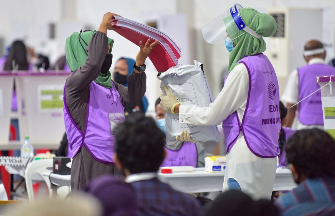 ލޯކަލް ކައުންސިލް އިންތިޚާބަށް ކުރިމަތިލުމުގެ ފުރުޞަތު ހުޅުވާލައިފި؛ ފޯމު ހުށަހަޅަންޖެހެނީ އޮންލައިންކޮށް