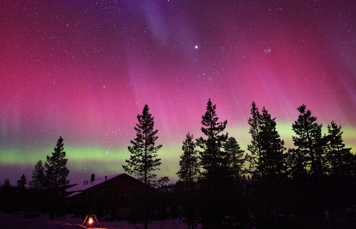 އާދަޔާޚިލާފު ބާރުގަދަ އިރުގެ ތޫފާނަކާއެކު ދުނިޔޭގެ އެކި ހިސާބުތަކުން ރީތި ކުލަތަކެއް ފެނިއްޖެ