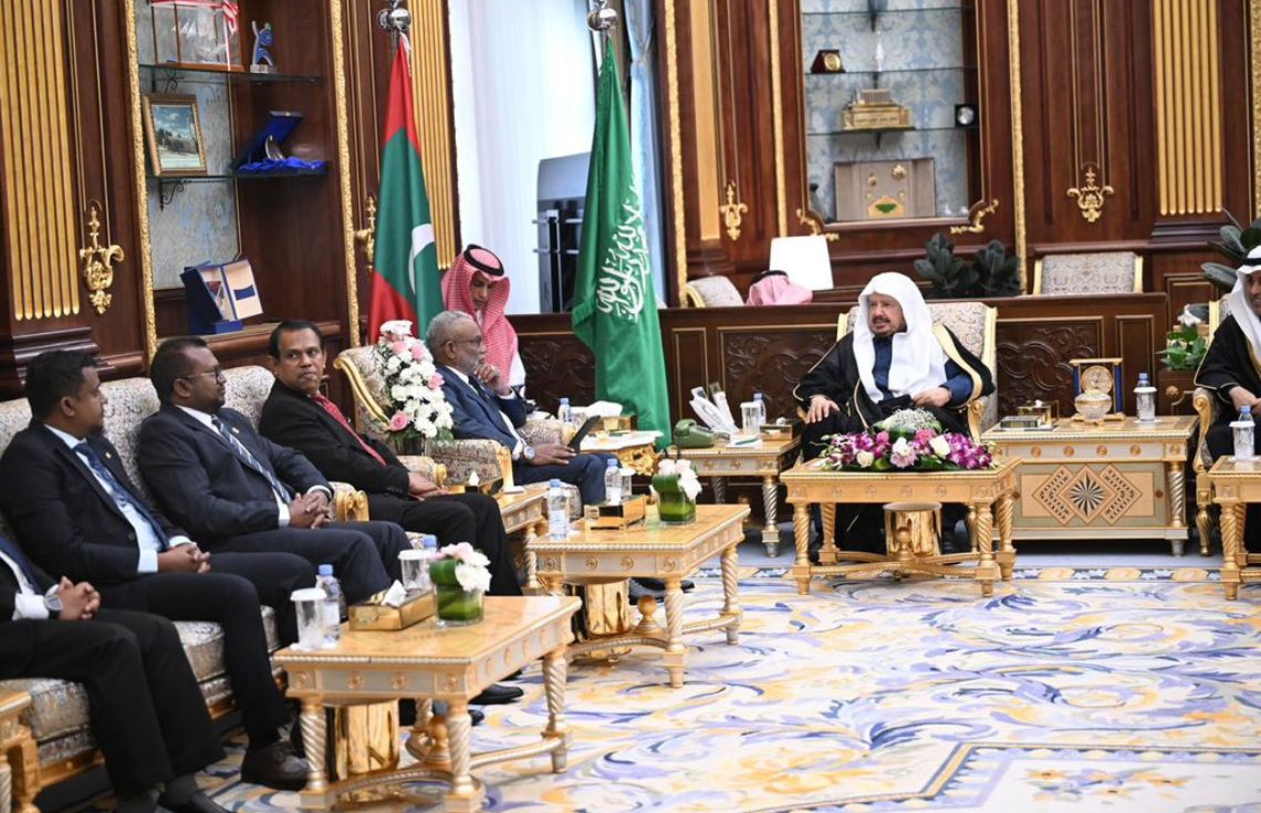 ސަޢުދީގެ ޤާނޫނުހަދާ މަޖިލީހާއި ރާއްޖެއާ ގުޅުން ބަދަހި ކުރަން މަޝްވަރާކޮށްފި