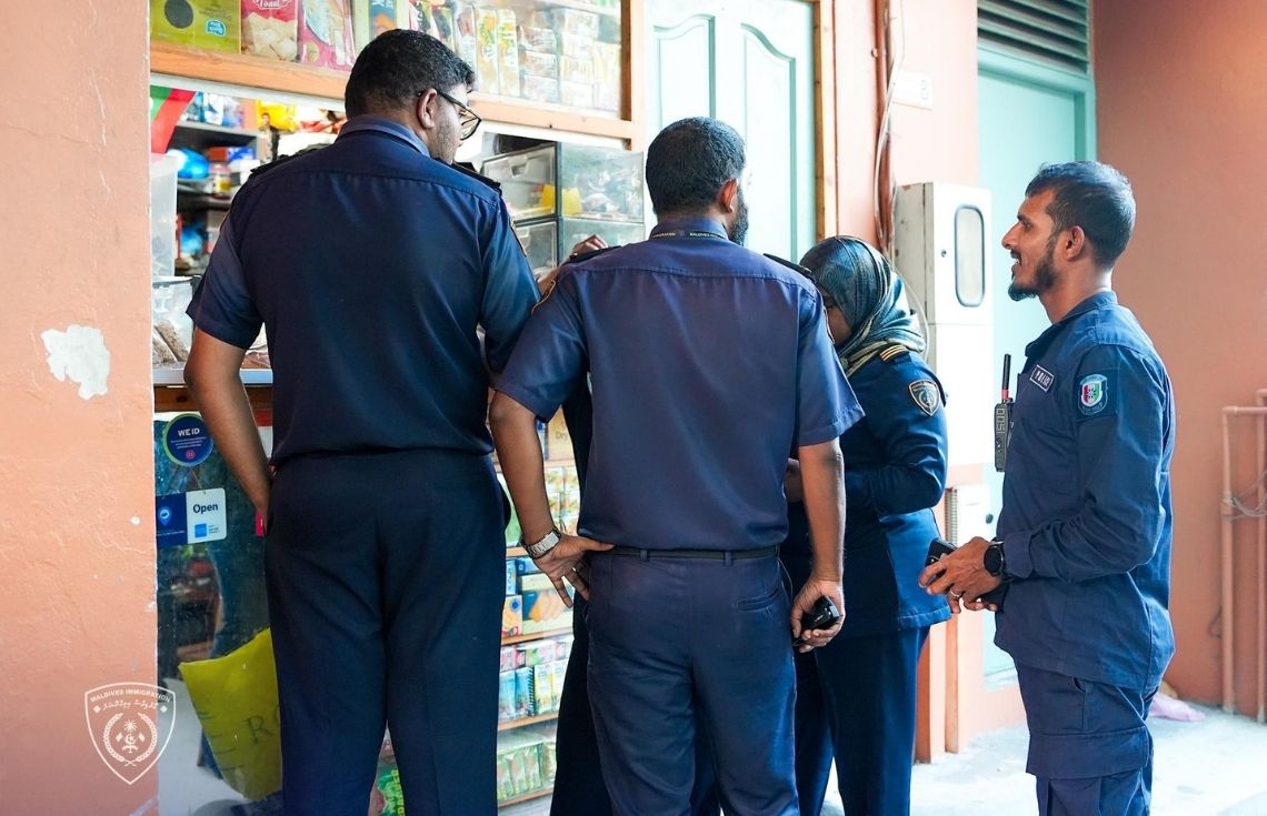 ހުޅުމާލޭގައި ޤަވާޢިދާ ޚިލާފަށް އުޅެމުންދިޔަ 3 ބިދޭސީއަކު އިމިގްރޭޝަނުގެ ބެލުމުގެ ދަށަށް