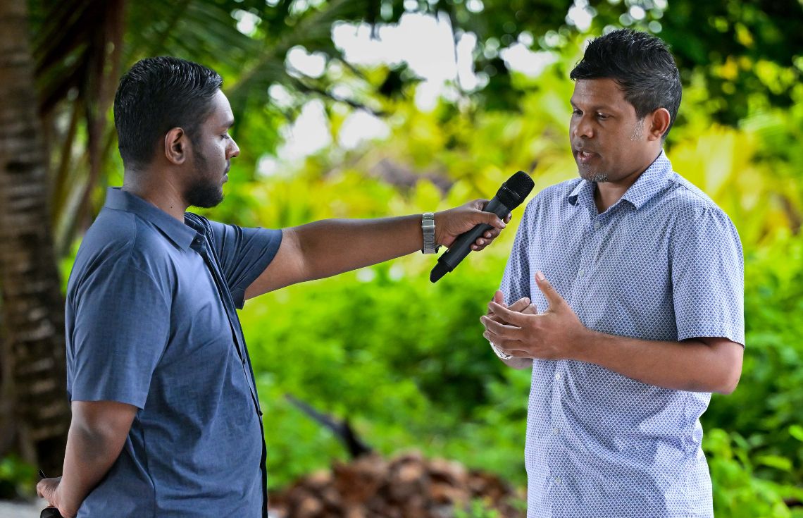 ޤައުމީ ފިރިހެން ފުޓްސަލް ޓީމް މިއަދު ކުޅޭ މެޗުގައި ކާމިޔާބީއަށް އެދިވަޑައިގެން ނައިބުރައީސް އެޓީމަށް ހިތްވަރުދެއްވަވައިފި