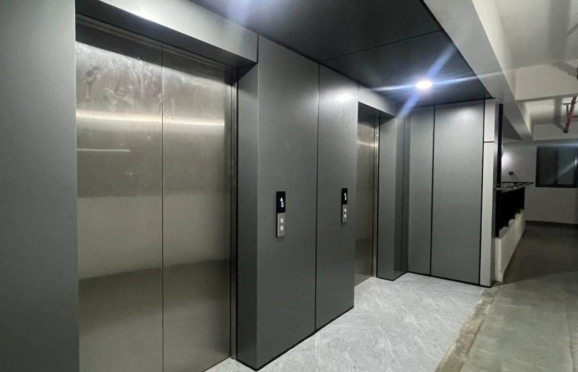 ހިޔާ ޓަވަރު 8ގައި ހަރުކުރި އިތުރު ލިފްޓު ބޭނުންކުރަން ފަށައިފި