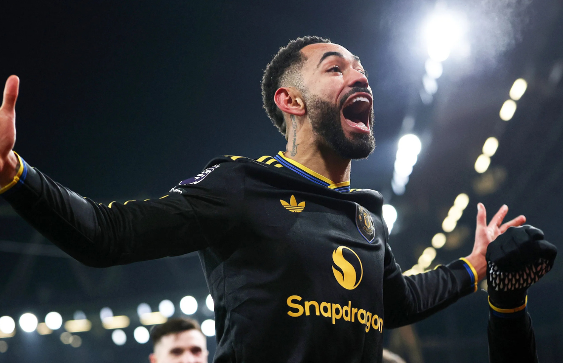 ފަހު ވަގުތު ޔުނައިޓެޑުން ކާމިޔާބުކުރި ގޯލާއެކު އާސެނަލް ބަލިވެ ލީޑު ކުޑަވެއްޖެ