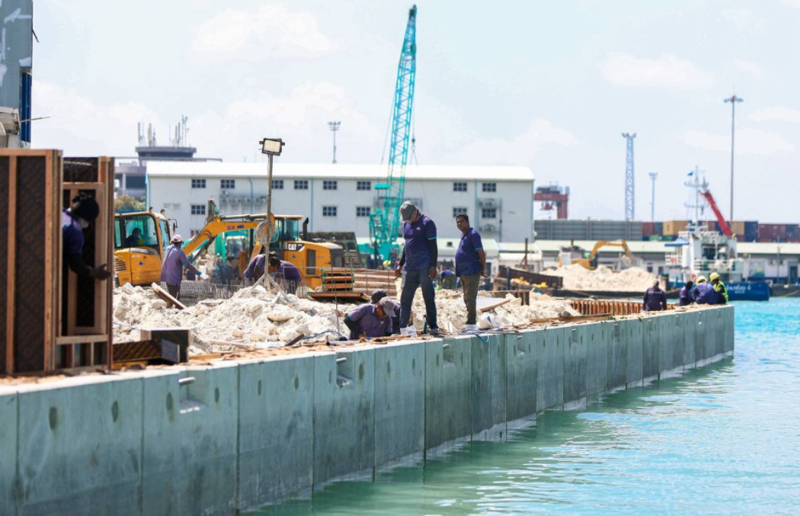 ބޮޑުތަކުރުފާނު މަގު ތަރައްޤީކުރުން: ދެވަނަ ފިޔަވަހީގެ ޝީޓްޕައިލް ކުރުމުގެ މަސައްކަތް ނިންމާލައިފި