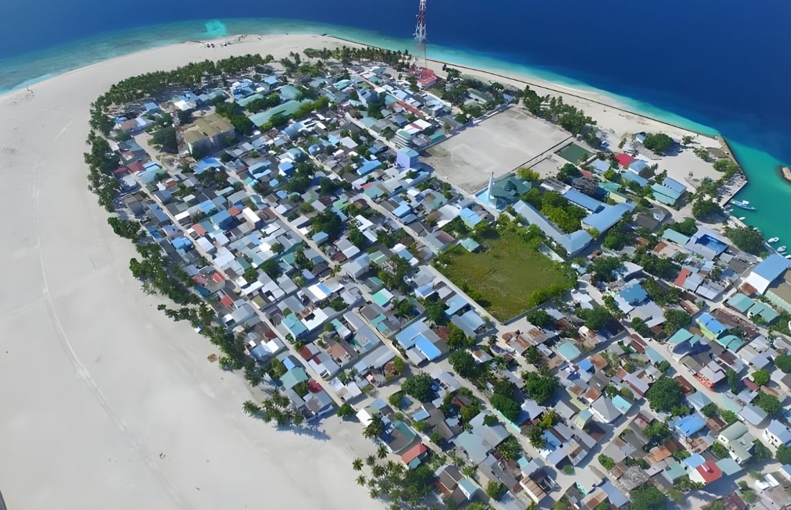 އޭދަފުށީގައި ހިނގި ނުރައްކާތެރި އެކްސިޑެންޓުގައި އަނިޔާވި ދުވަސްވީ މީހާ ނިޔާވެއްޖެ