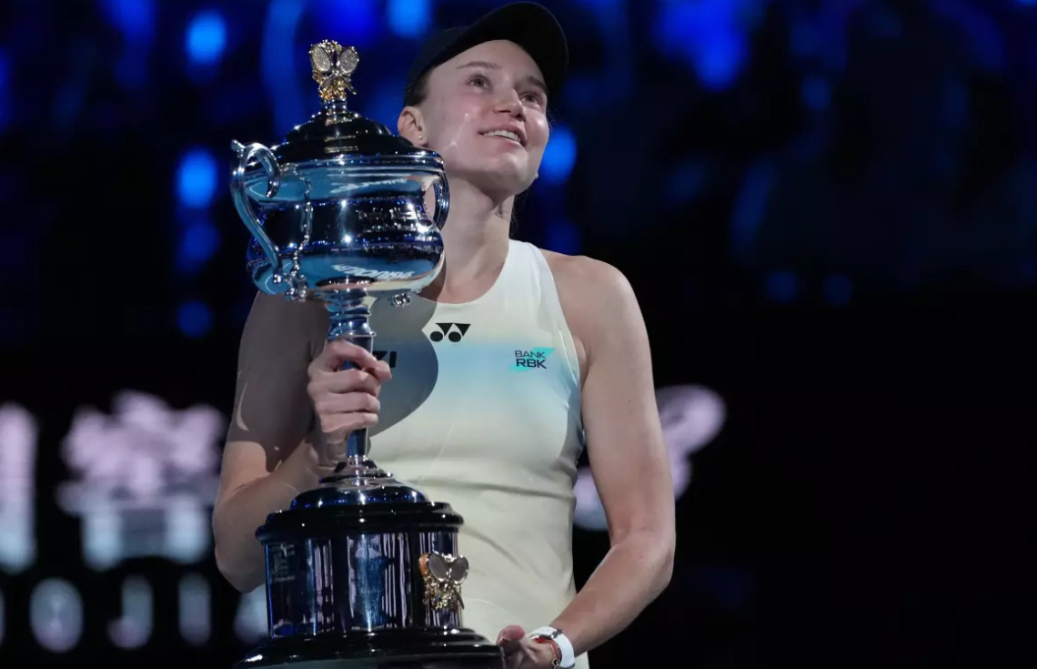 އޮސްޓްރޭލިއަން އޯޕަން: ސަބަލެންކާ ބަލިކޮށް ރައިބަކީނާ އޭނާގެ ކެރިއަރުގެ ދެވަނަ ގްރޭންޑް ސްލޭމް ކާމިޔާބުކޮށްފި