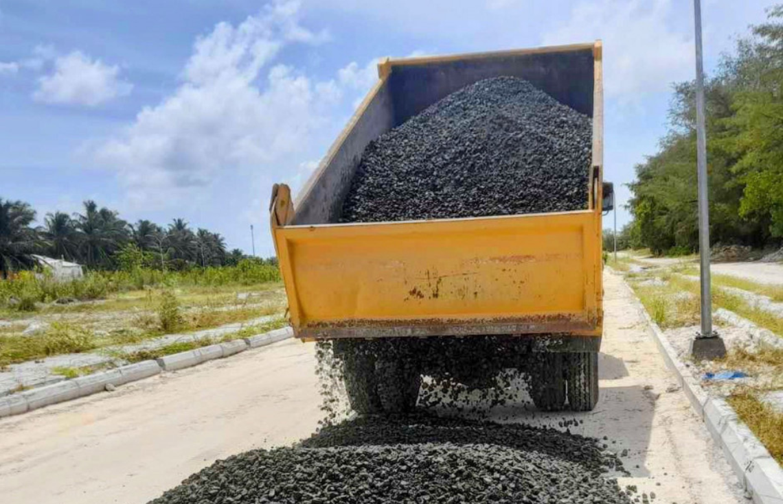 މަގު ހެދުމުގެ މަޝްރޫޢުތައް ހަލުއި ކުރުމަށް ޒަމާނީ މެޝިނަރީ އާއި އިކުއިޕްމަންޓް އެޕްރީލްގެ ކުރިން ގެންނަނީ