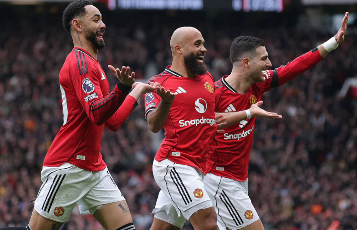 ޔުނައިޓެޑުން ސްޕާސް ބަލިކޮށް ޖެހިޖެހިގެން ހަތަރުވަނަ މޮޅު ހޯދައިފި