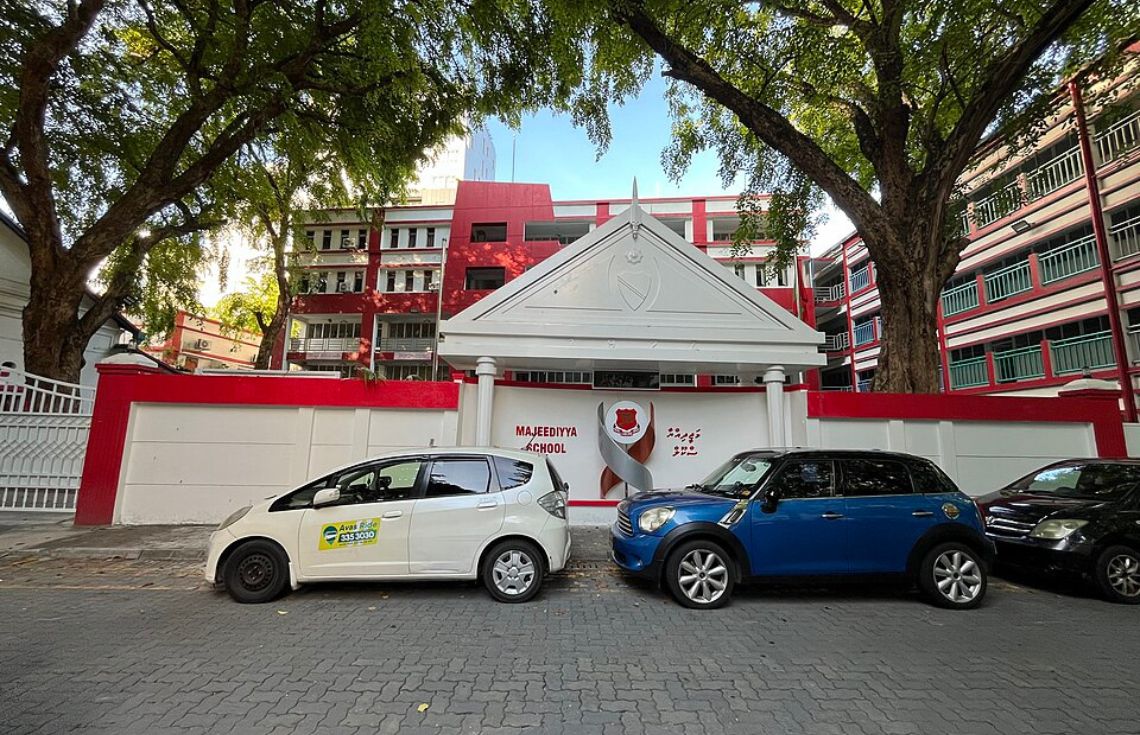 މަޖީދިއްޔާ ސްކޫލްގެ އައު އިމާރާތް އެޅުމަށް ދަރުމަވަންތަ ސްކޫލްގެ ބައު އިމާރާތް ތަޅާލައިފި