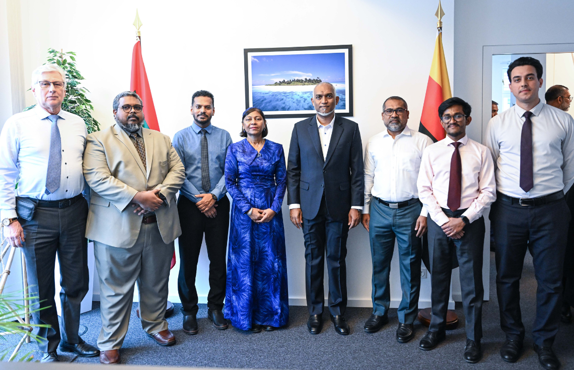 ރައީސުލްޖުމްހޫރިއްޔާ، ޖަރުމަނުވިލާތުގައި ހުންނަ ދިވެހި އެމްބަސީއަށް ޒިޔާރަތްކުރައްވައިފި