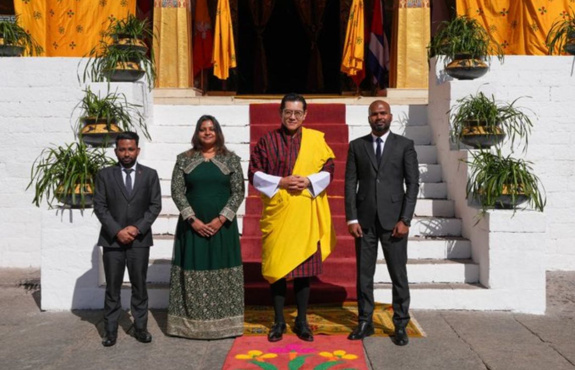 ދިވެހިރާއްޖެއިން ބޫޓާނަށް ކަނޑައަޅުއްވާފައިވާ ސަފީރު، ޝިއުނީން ފަތްކޮޅުއަރުވައިފި