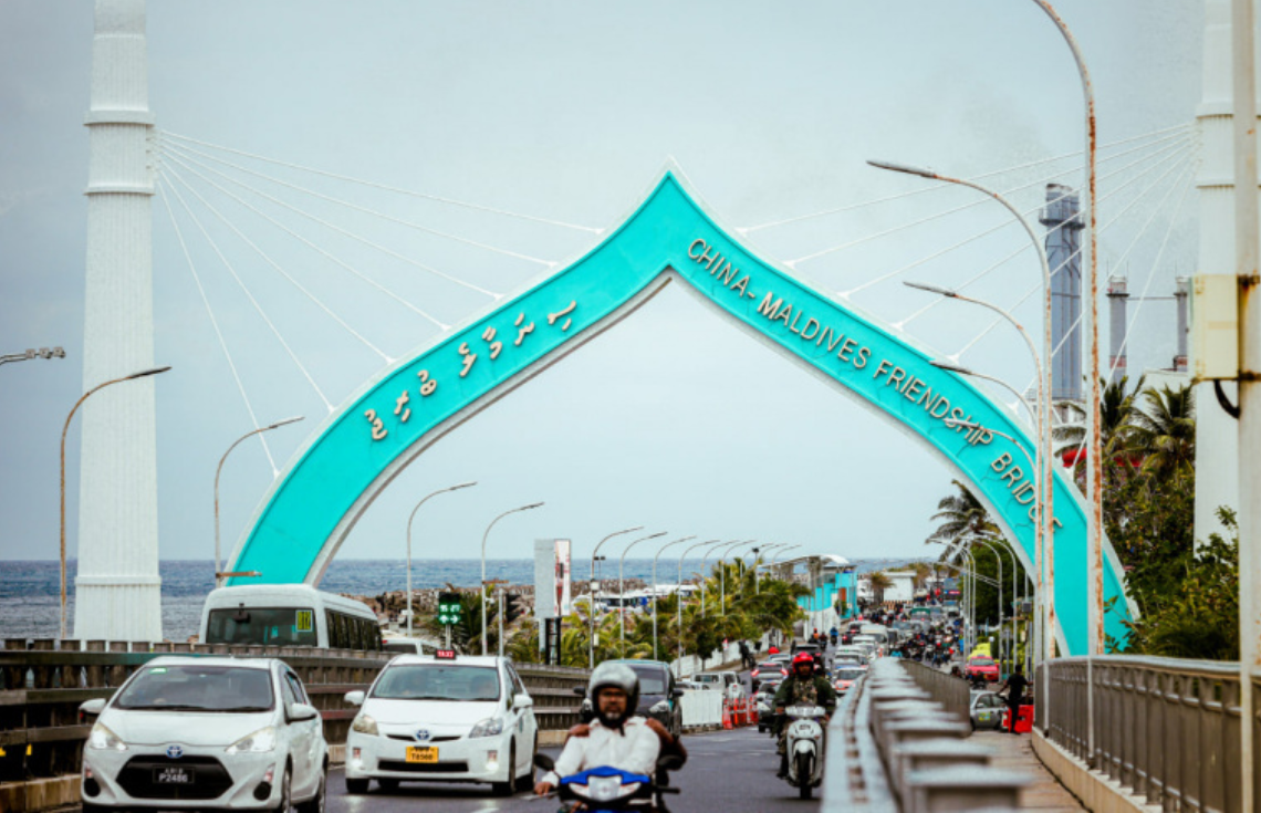 ސިނަމާލެ ބްރިޖާއި އެއާރޕޯޓު ގުޅޭ ހިސާބުގައި ނުރައްކާތެރި އެކްސިޑެންޓެއް ހިނގައިފި