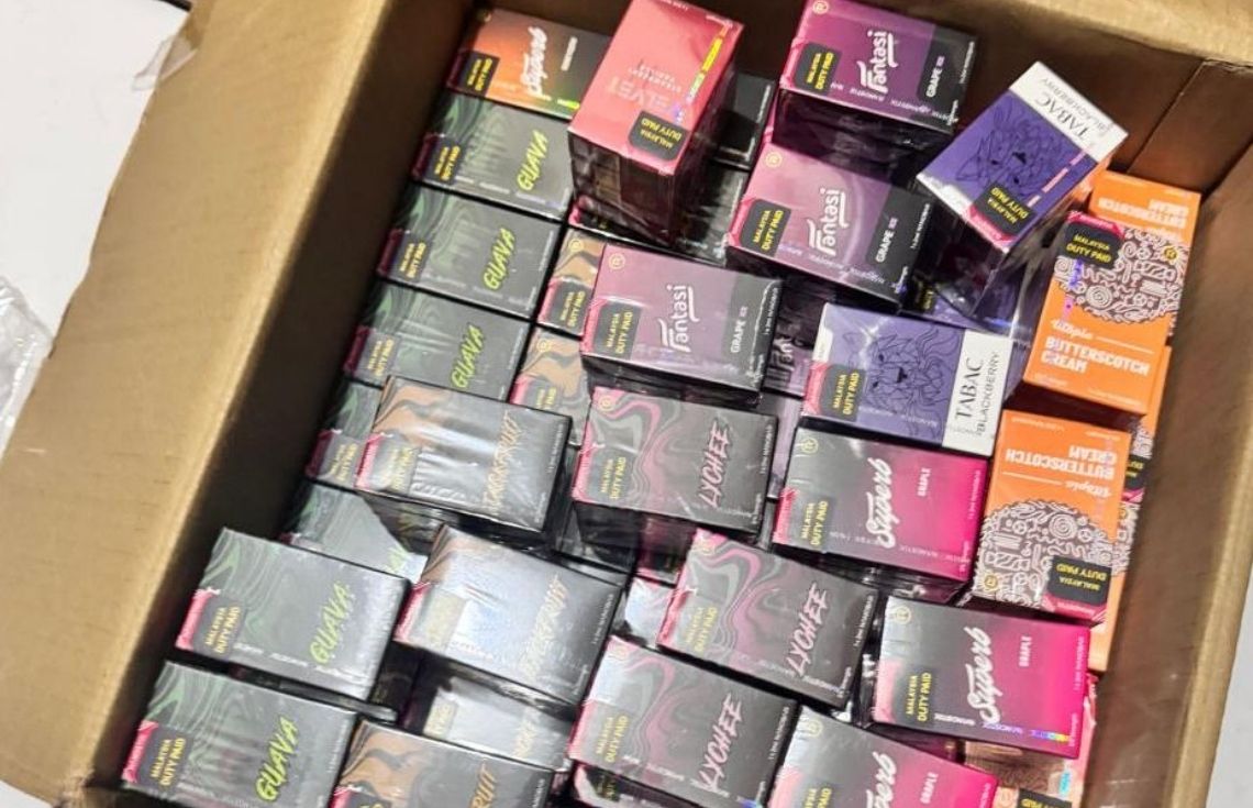 ޤާނޫނާ ޚިލާފަށް ވޭޕްގެ ވިޔަފާރިކުރަމުން ދިޔަ ބިދޭސީއަކު އިމިގްރޭޝަންގެ ބެލުމުގެ ދަށަށް