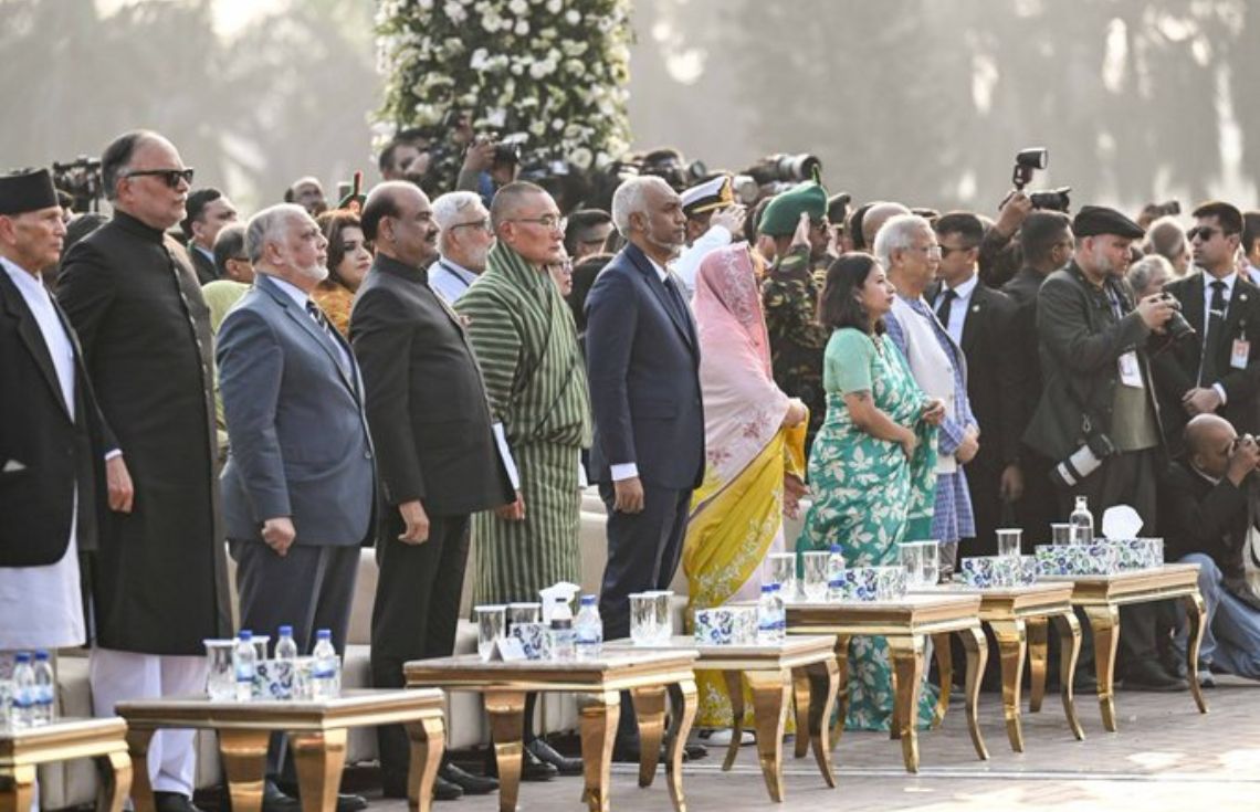 ބަންގްލަދޭޝްގެ އައު ބޮޑުވަޒީރު މަޤާމުގެ ހުވާ ކުރެއްވުމުގެ ރަސްމިއްޔާތުގައި ރައީސް މުޢިއްޒު ބައިވެރިވެވަޑައިގެންފި