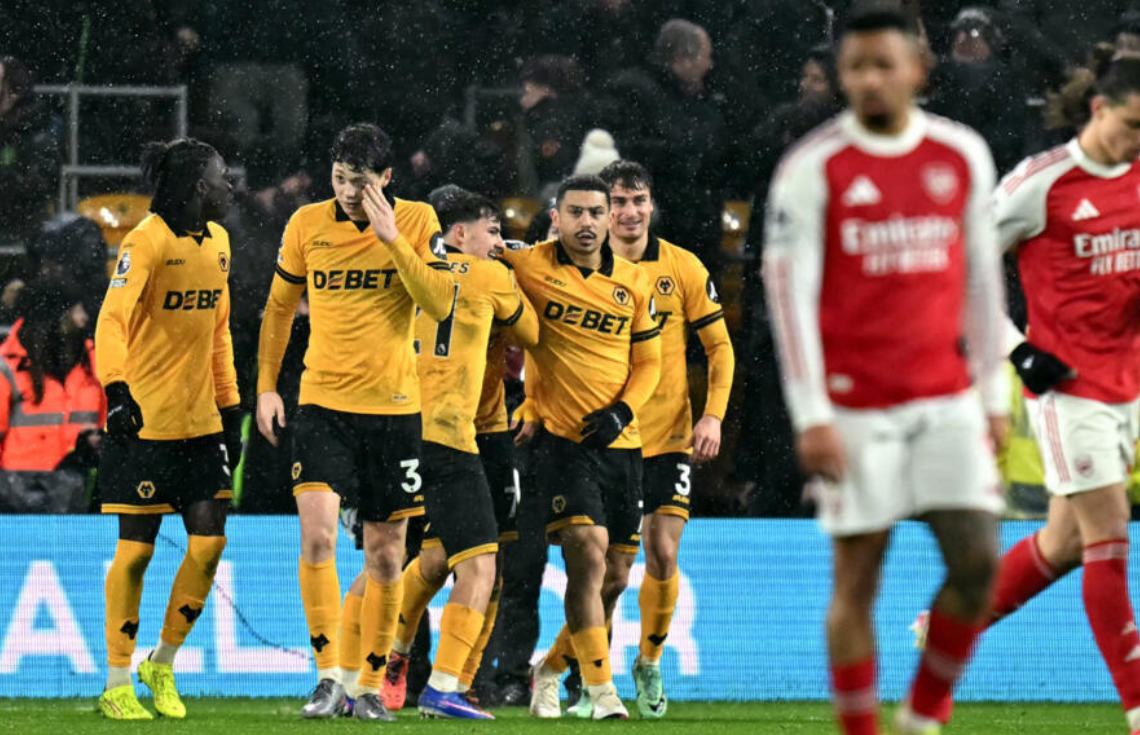 ވޫލްވްސް މެޗުން އެއްވަރުވެ، ލީގު ތަށި މި ފަހަރުވެސް އާސެނަލް ގެއްލިދާނެކަމުގެ ހާސްކަން ބޮޑުވެއްޖެ