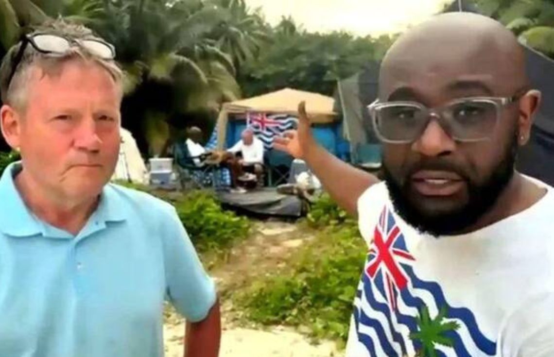 ޗާގޯސްއަށް ނިސްބަތްވާ ހަތަރު މީހަކު މޮރިޝަސްއާ ޗާގޯސް ހަވާލުކުރުމަށް ރަށުން ފޭބުމަށް ދެކޮޅު ހަދައިފި