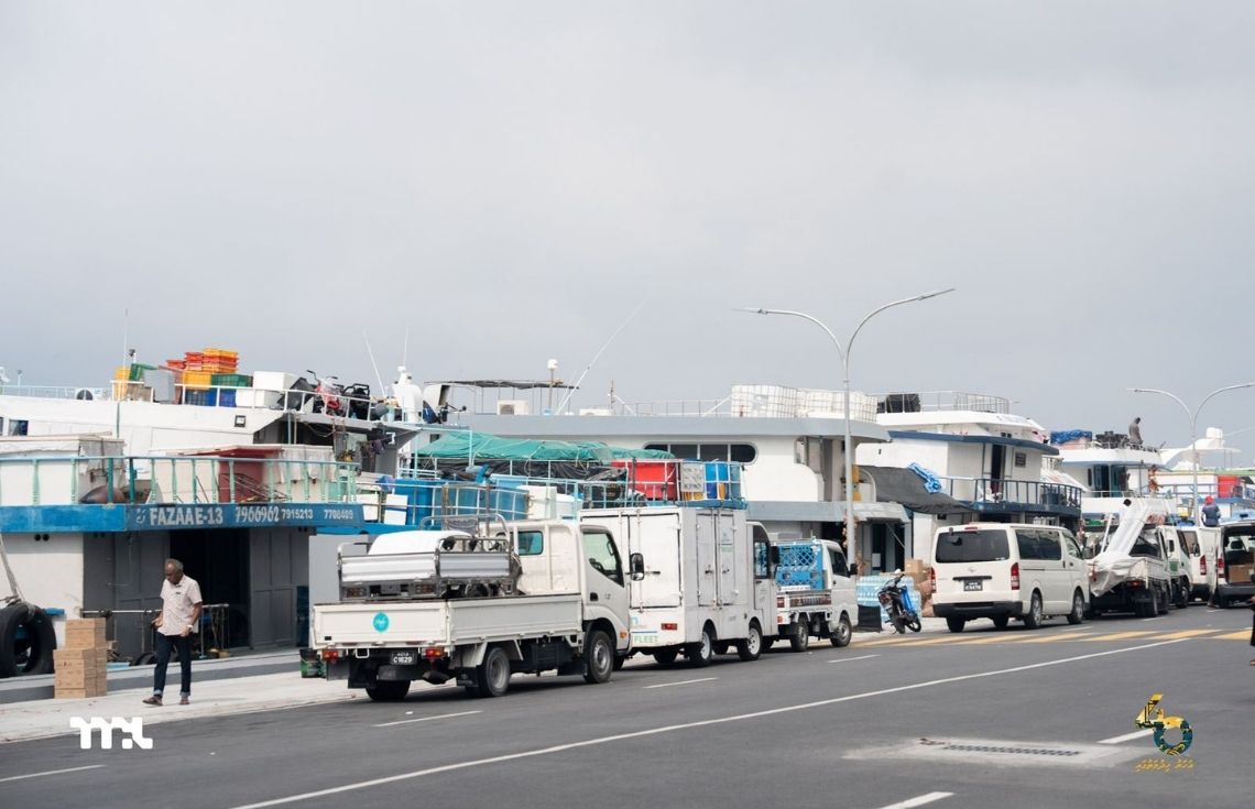މާރުކޭޓު ސަރަހައްދު ތޮށިގަނޑަށް ކައިރިކުރާ އުޅަނދުތަކަށް ފެނާއި ކަރަންޓު ދިނުމުގެ މަސައްކަތް އެމްޕީއެލްއިން ފަށައިފި