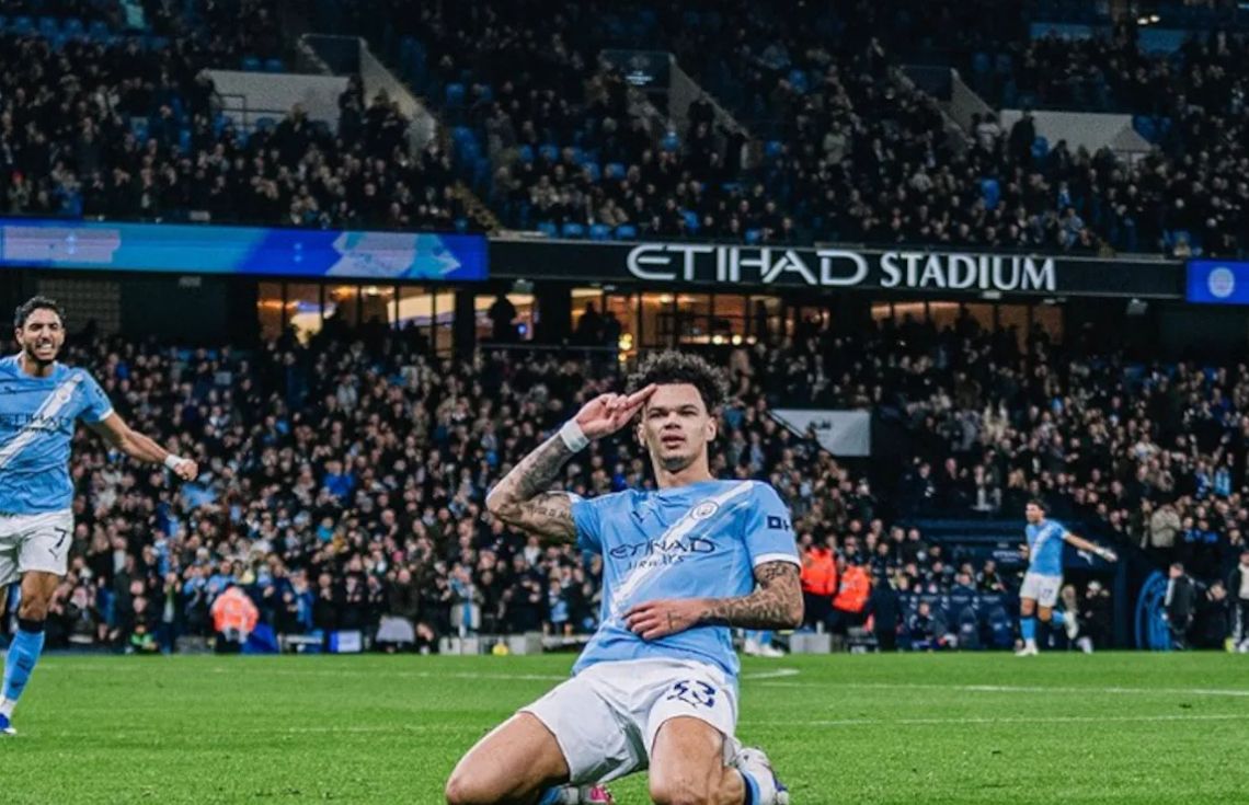 މެންޗެސްޓަރ ސިޓީއިން އާސެނަލްއާ ދެމެދު އޮތް ފަރަގު ދެ ޕޮއިންޓަށް ކުޑަކޮށްފި