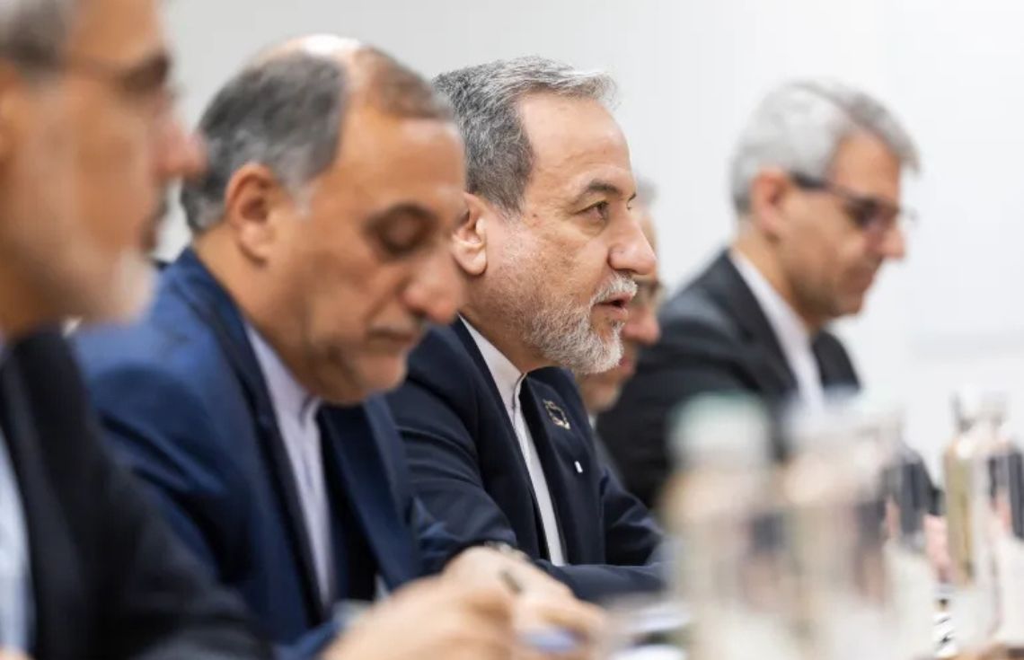 ނިއުކްލިއާ މަޝްވަރާތަކުގެ ކުރިން އެމެރިކާގެ ފަރާތުން އުންމީދީ އިޝާރާތްތަކެއް ލިބެމުންދާކަމަށް އީރާނުން ބުނެފި