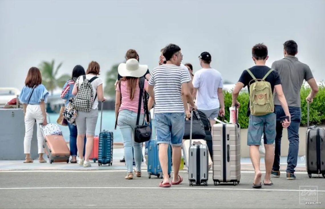 މި މަހުގެ މިހާތަނަށް ރާއްޖެއަށް 2 ލައްކައަށް ވުރެ ގިނަ ފަތުރުވެރިން ޒިޔާރަތްކޮށްފި