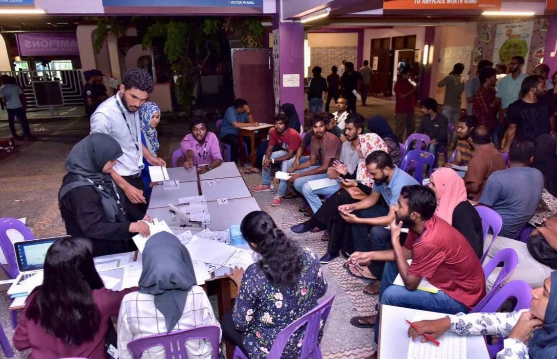 ކުރިއަށް އޮތް އިންތިޚާބުގައި ކެންޑިޑޭޓުންގެ މަންދޫބުންނަށްވުމުގެ ފުރުޞަތު ހުޅުވާލައިފި