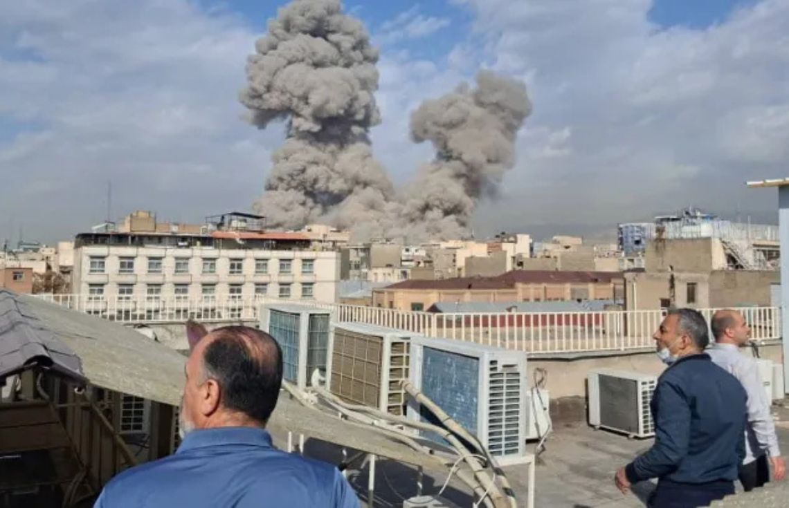 އަބޫދާބީގައި ބާރުގަދަ ގޮވުންތަކެއް ގޮވައި، ޔޫއޭއީގެ ވައިގެ ސަރަހައްދު ބަންދުކޮށްފި