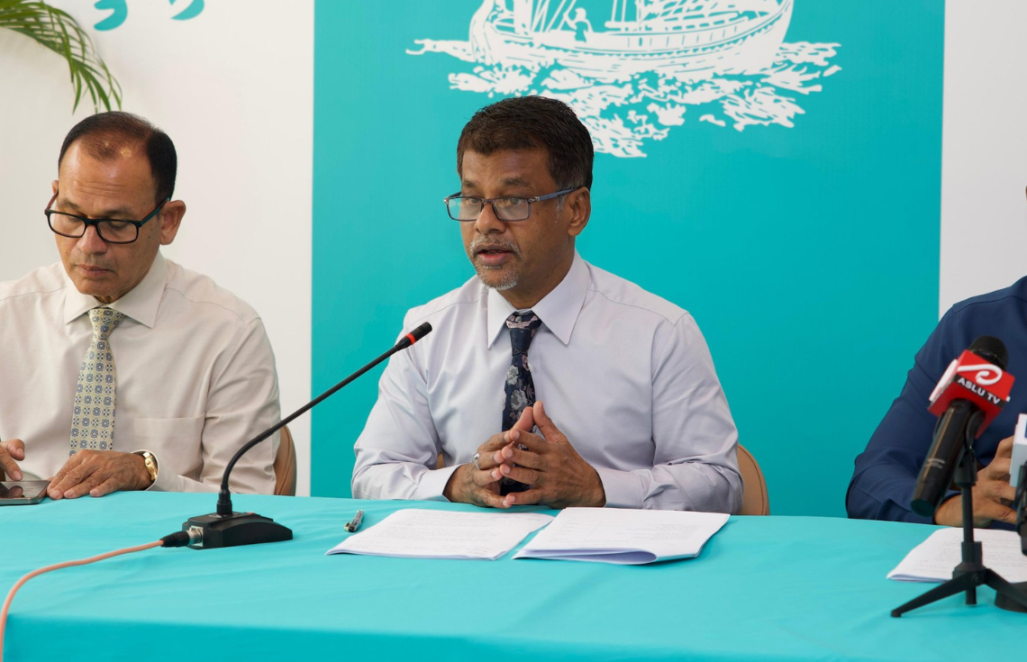 ދެ އިންތިޚާބު އެއްދުވަހެއްގައި ބޭއްވުމުން ތަރައްޤީއަށް އޮތް ހުރަސްތައް މަދުކުރެވޭނެ: ވަޒީރު ނާޒިމް