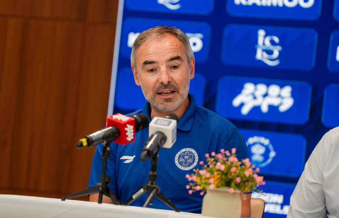 ސުޒޭނުގެ ބަދަލުގައި ނިއު ރޭޑިއަންޓުގެ ކޯޗަކަށް އެ ޓީމުގެ ޓެކްނިކަލް ޑައިރެކްޓަރު ހަމަޖައްސައިފި