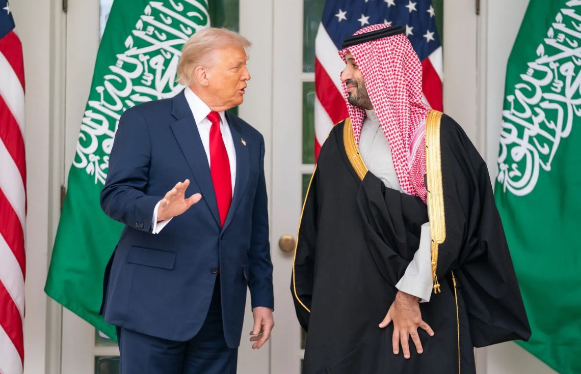 ސައޫދީ ވަލީއަހުދު އީރާނަށް ހަމަލާދިނުމަށް ޓްރަމްޕަށް ބާރުއެޅުއްވިކަމަށް ބުނާ ރިިޕޯޓްތަކެއް