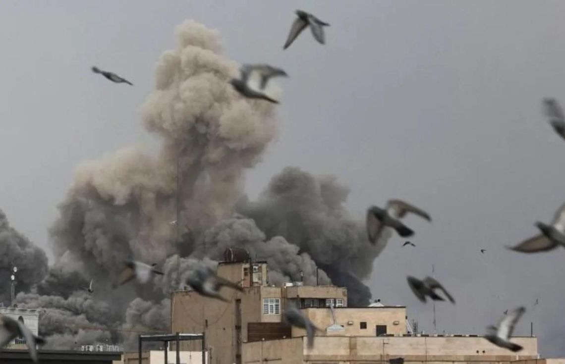 އީރާނަށް ދިން ހަމަލާތަކާ ދެކޮޅަށް އެމެރިކާގެ ގިނަ ރައްޔިތުން ތިބިކަން ސާވޭތަކުން ހާމަވެއްޖެ