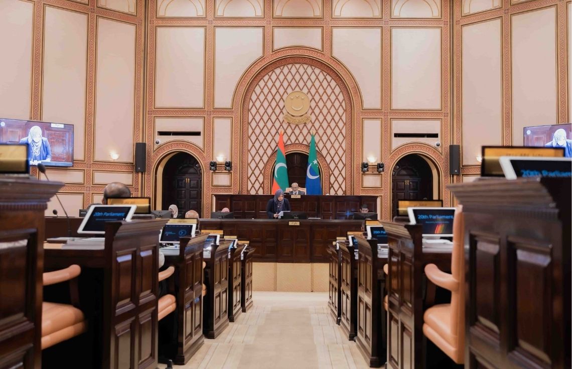 ދަރިފުޅުގެ އުމުރުން 2 އަހަރު ވަންދެން ޑިއުޓީން ދޭވަގުތު އިތުރުކުރަން މަޖިލީހުން ފާސްކޮށްފި