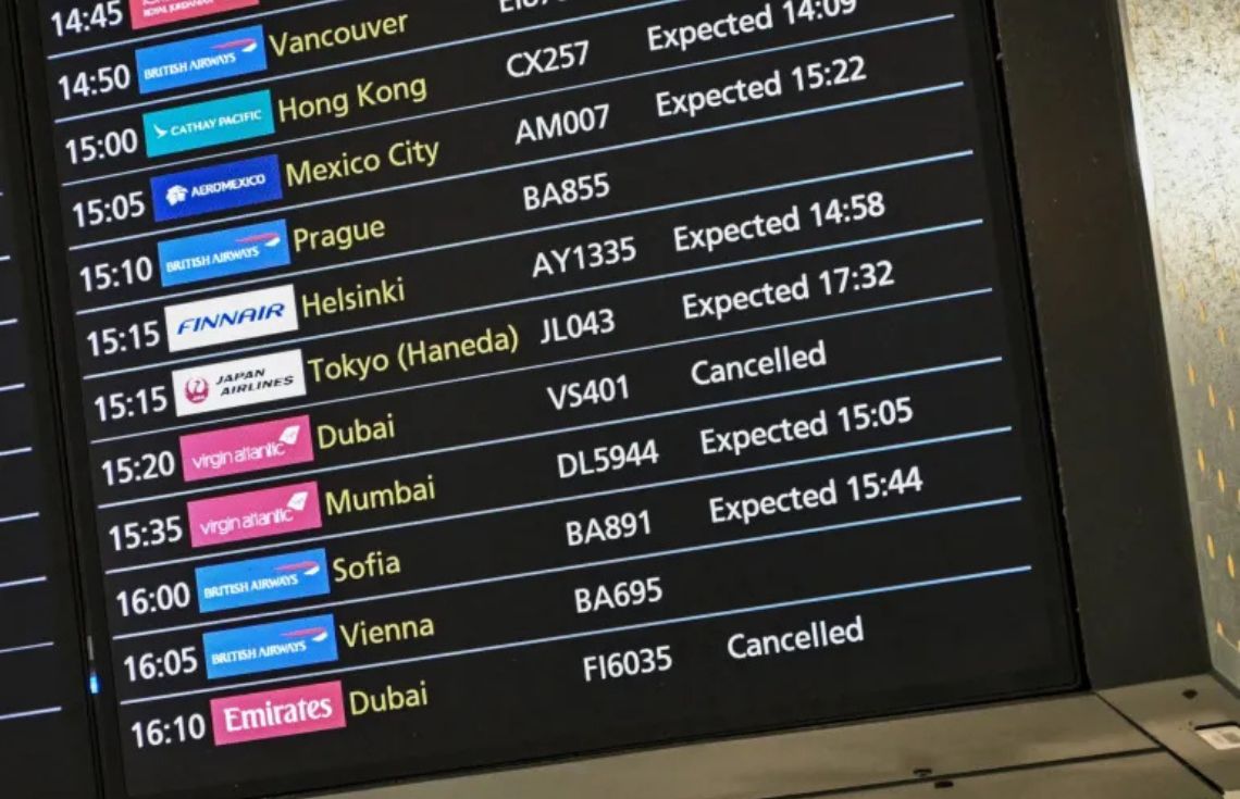 ހަނގުރާމައާ ގުޅިގެން ތެލުގެ އަގު އުފުލި، ދުނިޔޭގެ އެކި އެއާލައިންތަކުގެ ޓިކެޓް އަގު ބޮޑުކޮށްފި