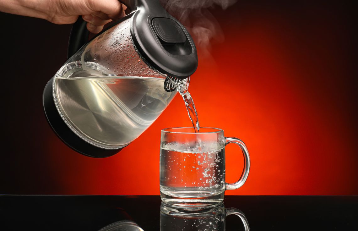 ސިއްހަތަށް ރަނގަޅީ ފިނި ފެން ހެއްޔެވެ؟ ނުވަތަ ހޫނު ފެން ހެއްޔެވެ؟