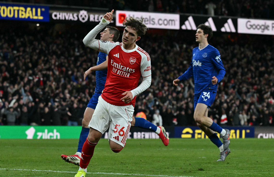 ލީގުގައި ބާކީ 7 މެޗު އޮއްވައި އާސެނަލް 9 ޕޮއިންޓުގެ ލީޑެއް ހޯދައިފި