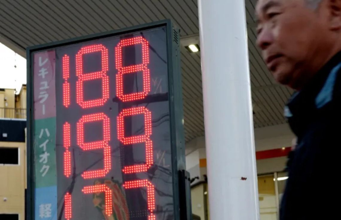 ހޮރްމުޒް ކަނޑުއޮޅި ހުޅުވުމަށް ޓްރަމްޕް ކޯލިޝަނެއް ހޯއްދަވަނީ، ތެލުގެ އަގު އުފުލިއްޖެ