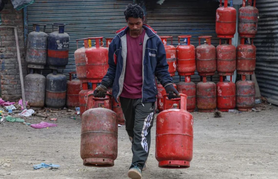 އީރާނުން ހުއްދަ ދިނުމާއެކު އިންޑިއާގެ ދެ އުޅަނދެއް ހޯރްމޫޒް ކަނޑުއޮޅި ހުރަސްކޮށްފި