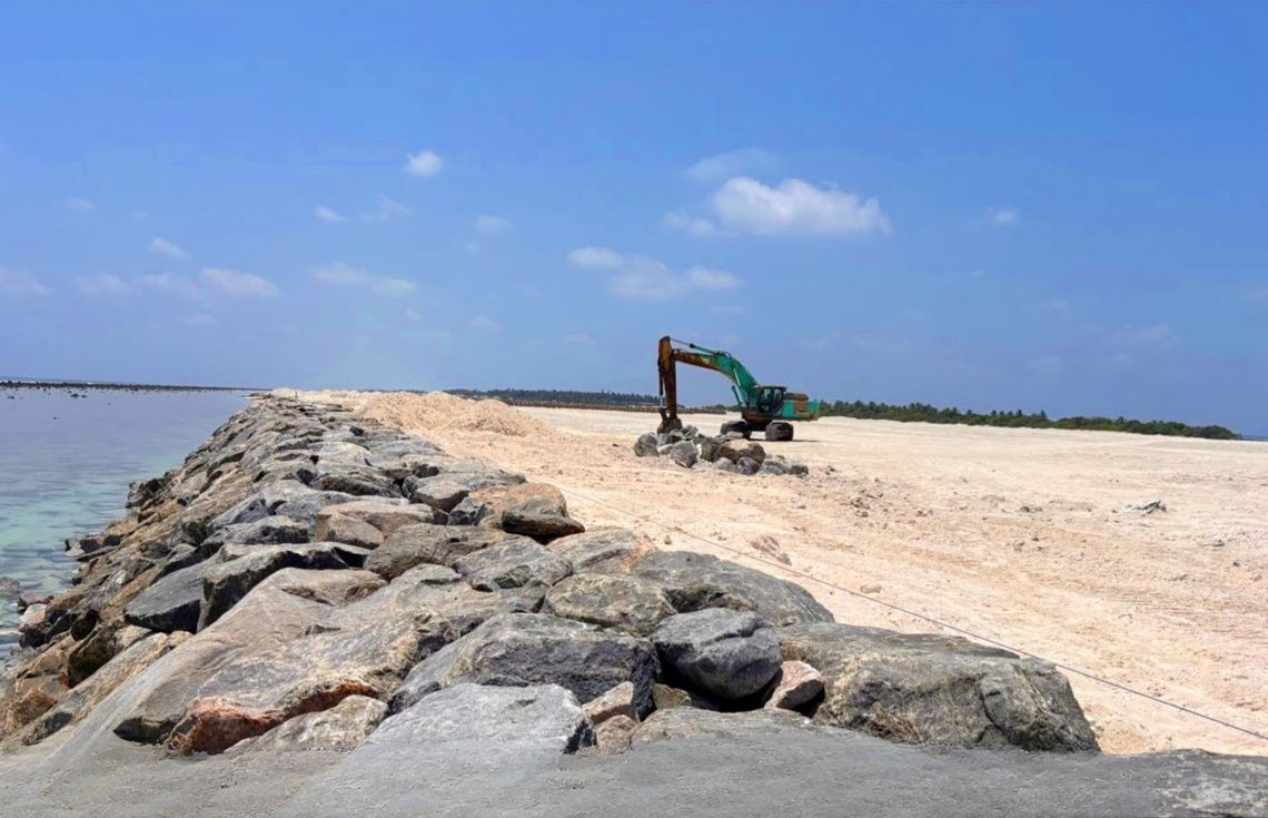 ތ. ގުރައިދޫގެ އެއާޕޯޓަށް ބޭނުންވާ ބިން ހިއްކުމުގެ މަސައްކަތް ނިމުމަކާއި ގާތަށް