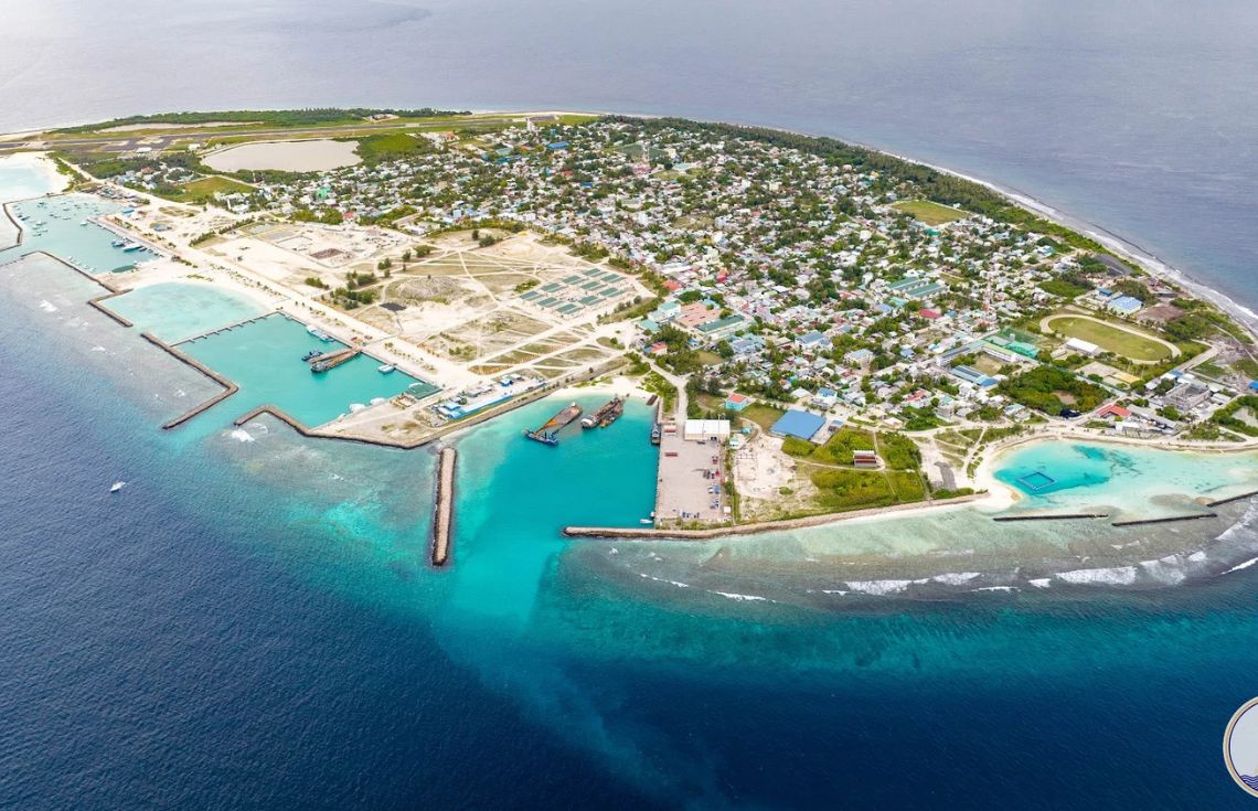 ކުޅުދުއްފުށީގައި ހަމަނުޖެހުން ތަކެއް ހިނގައި ފުލުހުން މޭޔަރު އާތިފަށް ހިމާޔަތް ދީފި