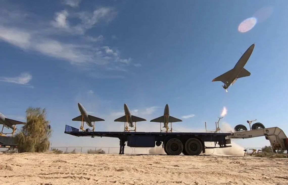 އީރާނުގެ ޑްރޯންތަކުން ދިފާއުވުމަށް އެހީތެރިވުމަށް ޔޫކްރޭނުގެ 201 އަސްކަރީ މާހިރުން ގަލްފް ސަރަހައްދަށް ފޮނުވައިފި