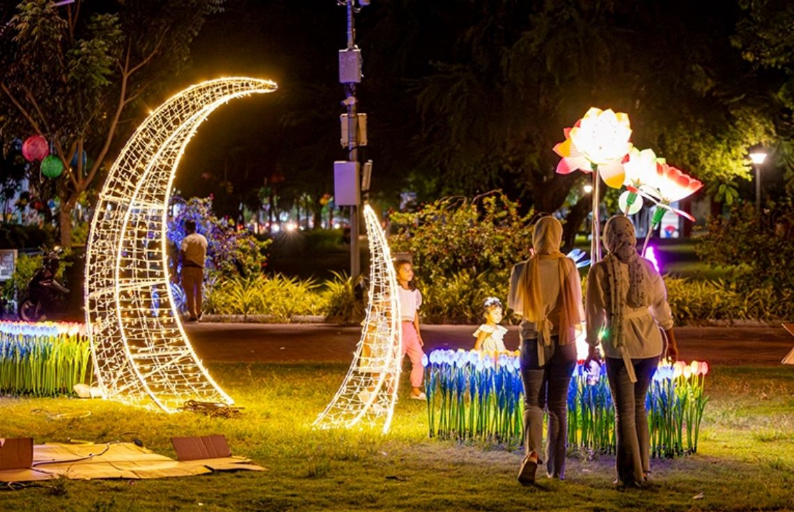 މާދަމާއަކީ ފަހު ރޯދަ، ފިޠުރު ޢީދަކީ ހުކުރު ދުވަސް