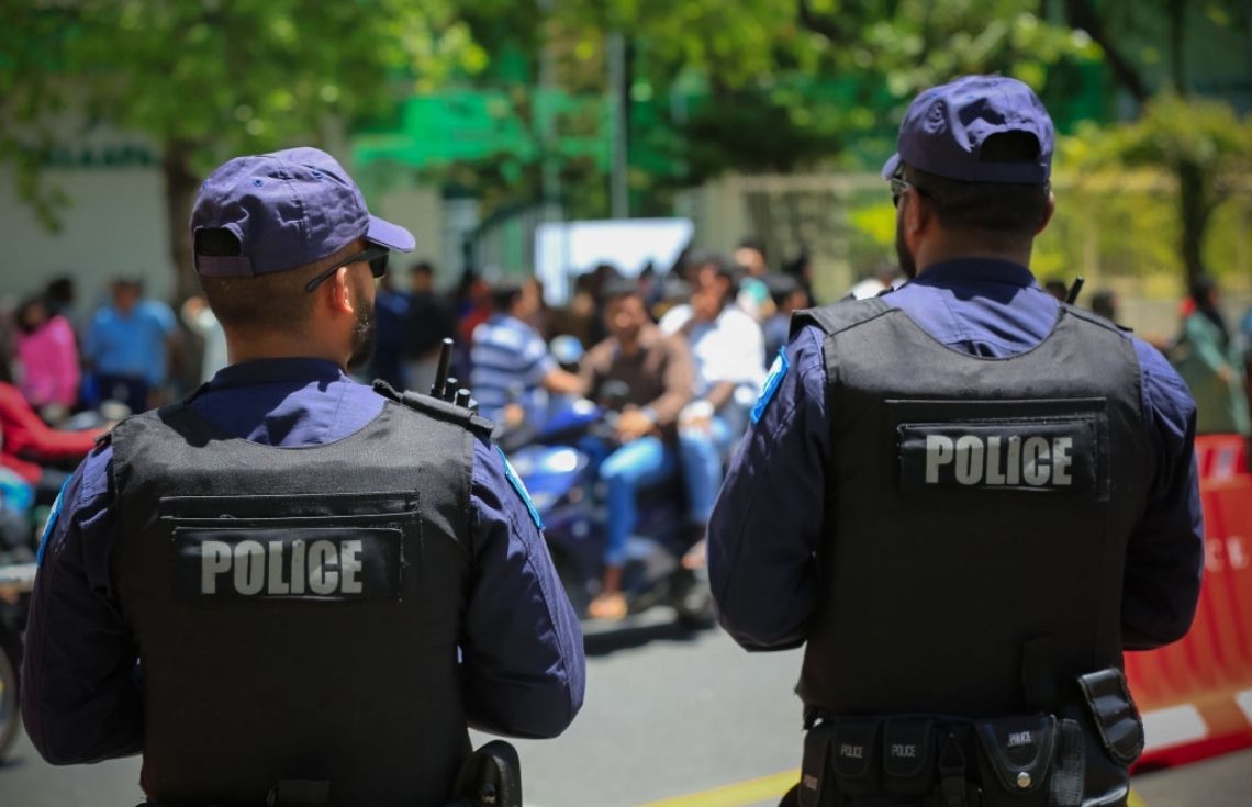 މަގުމަތިން ހިނގާފައި ދިޔަ ޢުމުރުން ދުވަސްވީ އަންހެނެއްގެ އަތުން ފޭރުނު މީހަކު ހައްޔަރުކޮށްފި