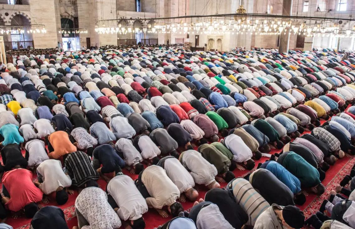 ޢީދު ދުވަހާއި ހުކުރު ދުވަސް އެއްދުވަހަކާ ދިމާވުން، ދެން ކަންކުރާނީ ކިހިނެއް