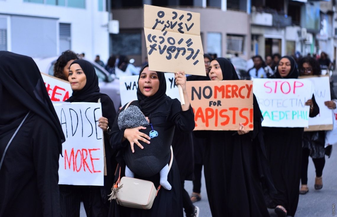 13 އަހަރުގެ އަންހެން ކުއްޖަކަށް ޖިންސީ ގޯނާ ކުރި މައްސަލައެއް ފެންމަތިވެއްޖެ